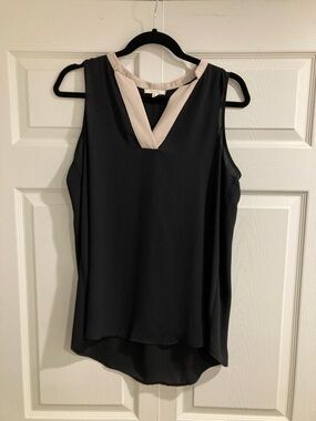 Pleione Black Sleeveless V-Neck Tank with Cream Trim